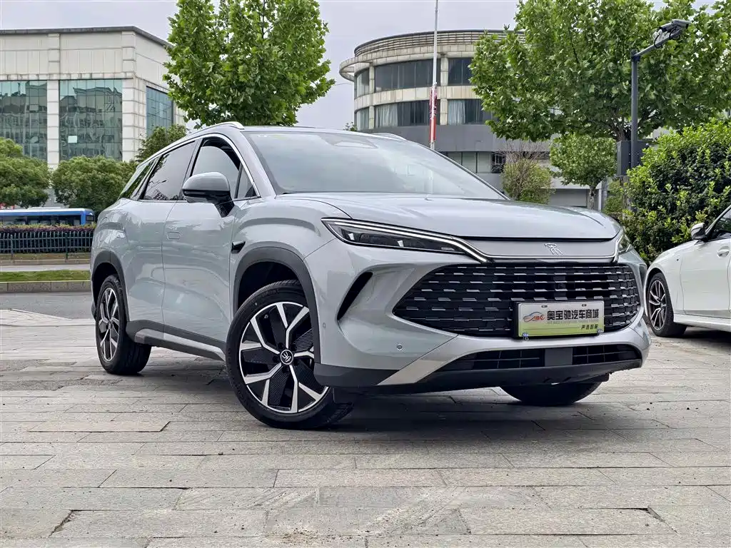 BYD L DM-i 2025 — фото 3