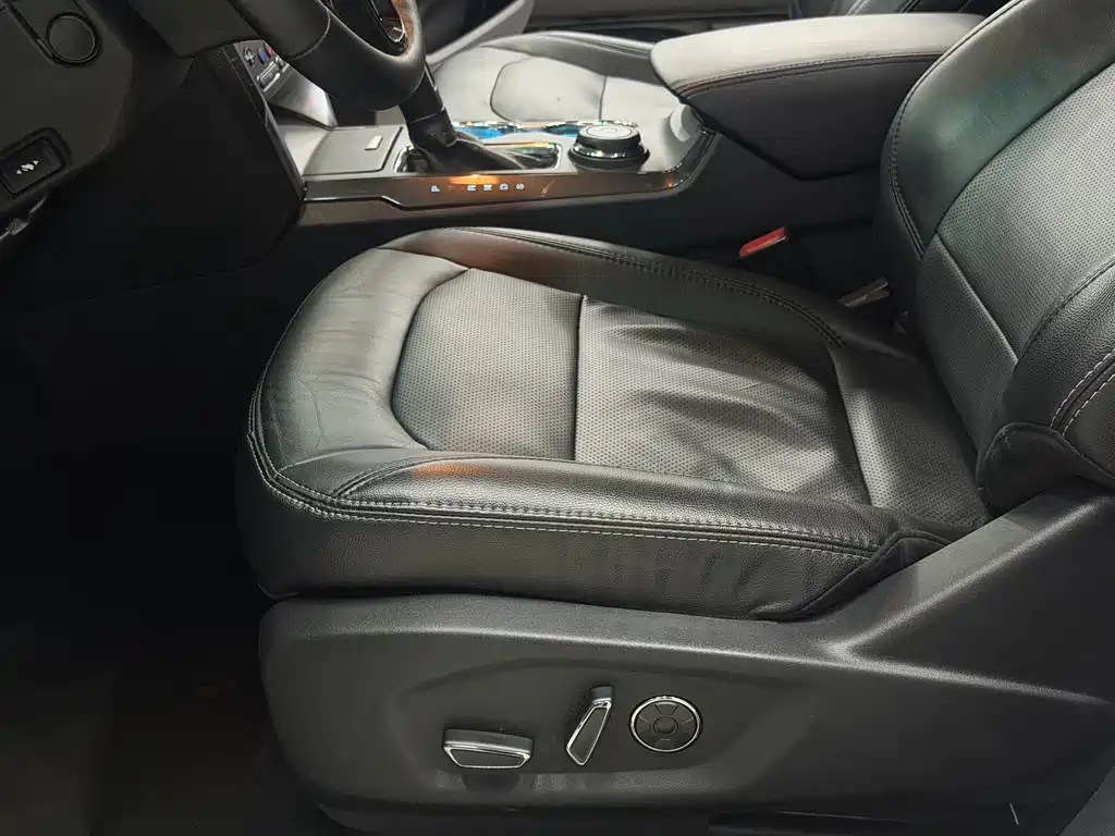Ford Explorer 2017 — фото 15