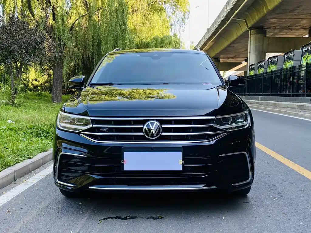 Volkswagen Tiguan L 2022 — фото 2