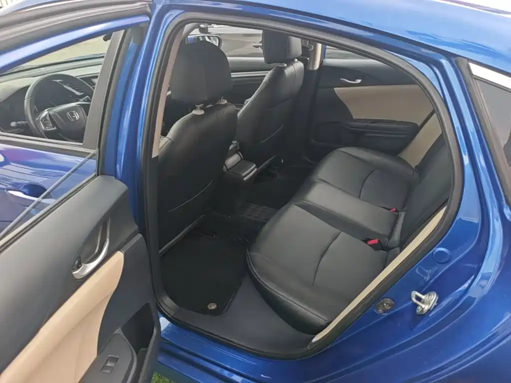 Honda Civic 2018 — фото 17