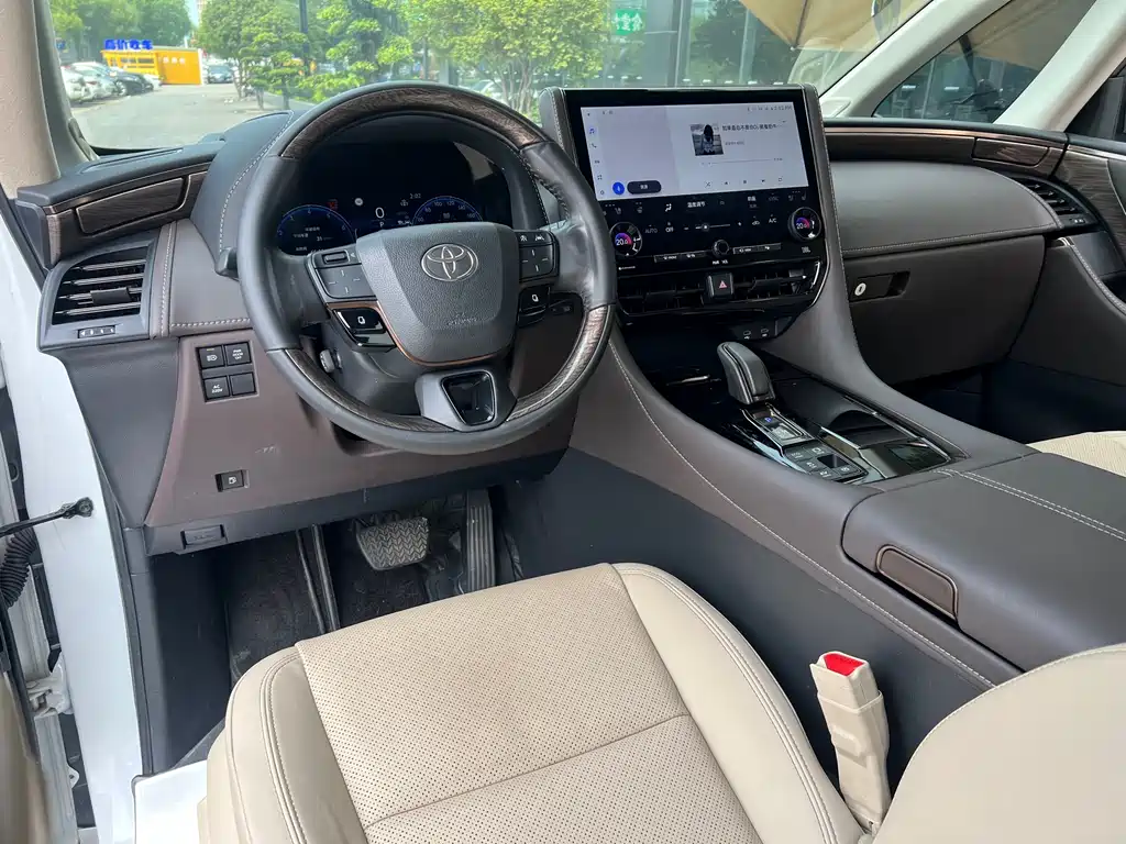 Toyota Alphard 2024 — фото 8