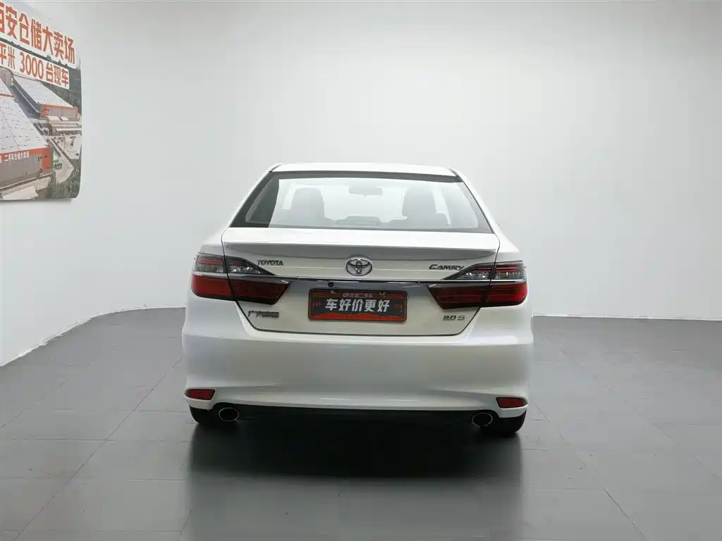 Toyota Camry 2015 — фото 4