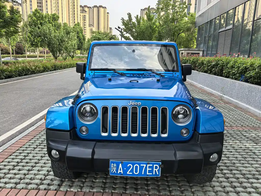 Jeep Wrangler 2016 — фото 2