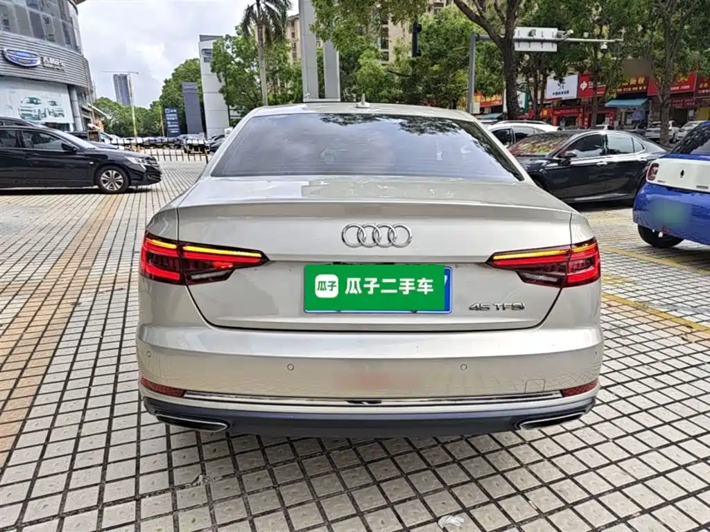 Audi A4L 2019 — фото 6