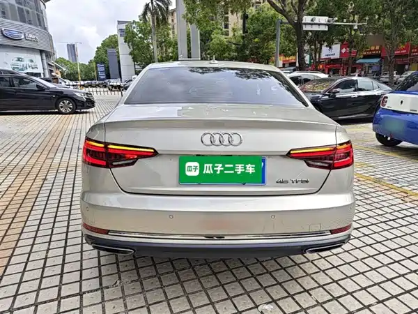 Audi A4L 2019
