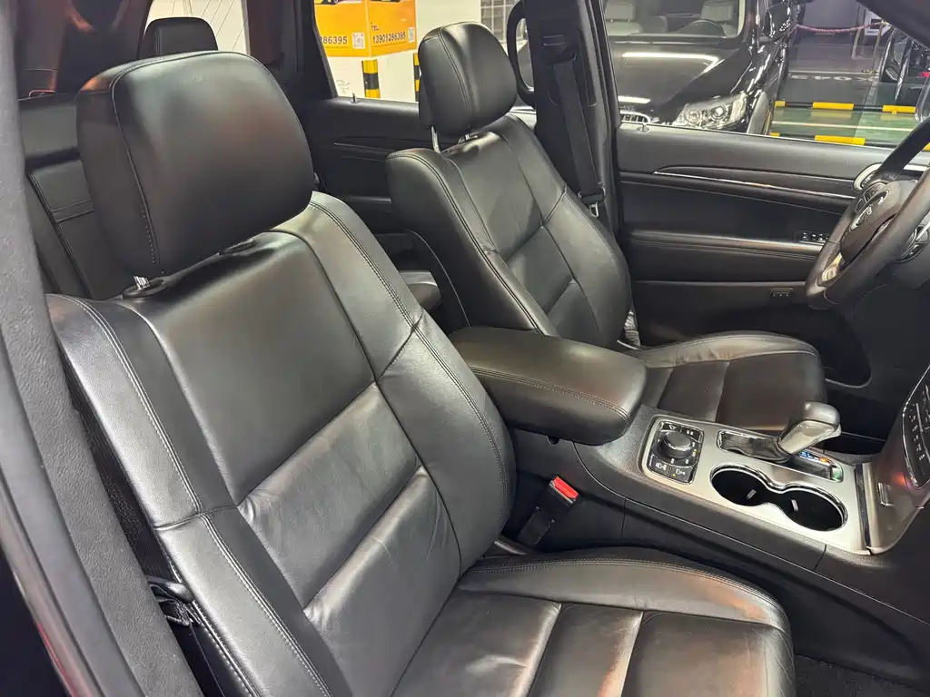 Jeep Grand Cherokee 2019 — фото 28