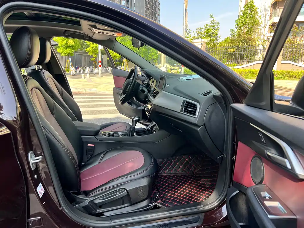 BMW 1 Series 2017 — фото 12