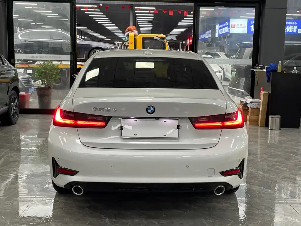 BMW 3 Series 2022 — фото 15