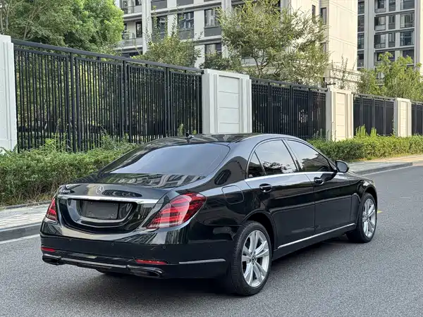 Mercedes-Benz S-Class 2020