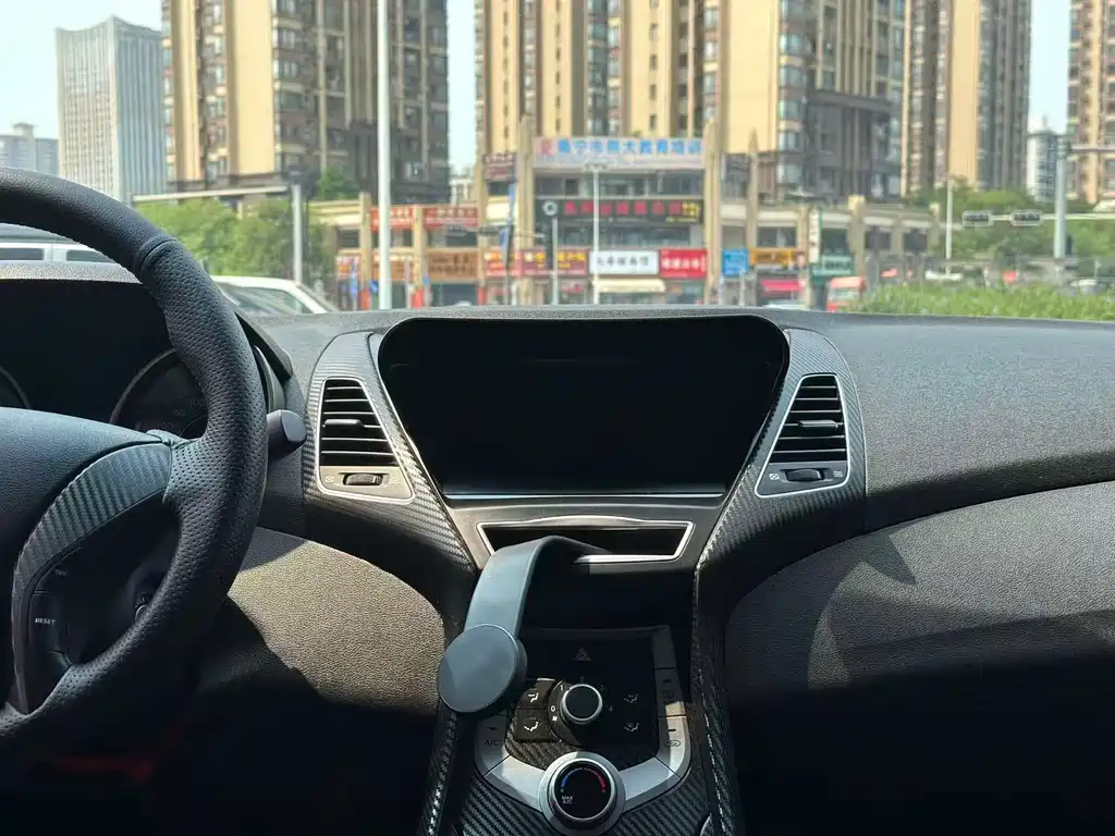 Hyundai Elantra Langdong 2017 — фото 19