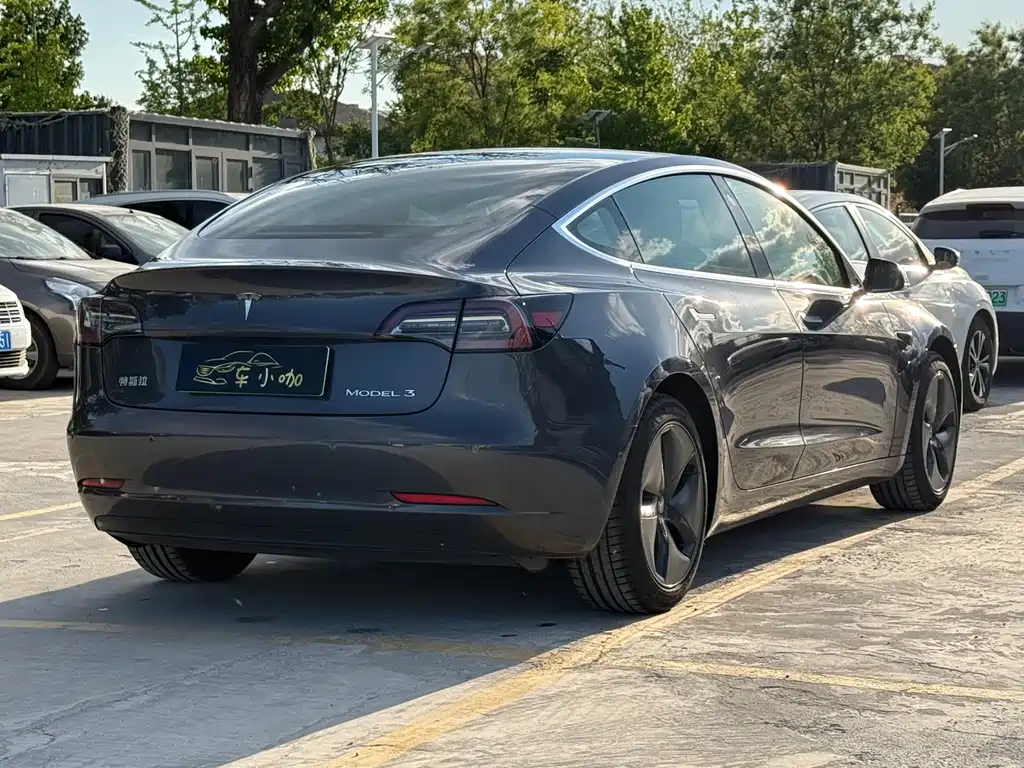 Tesla Model 3 2020 — фото 9