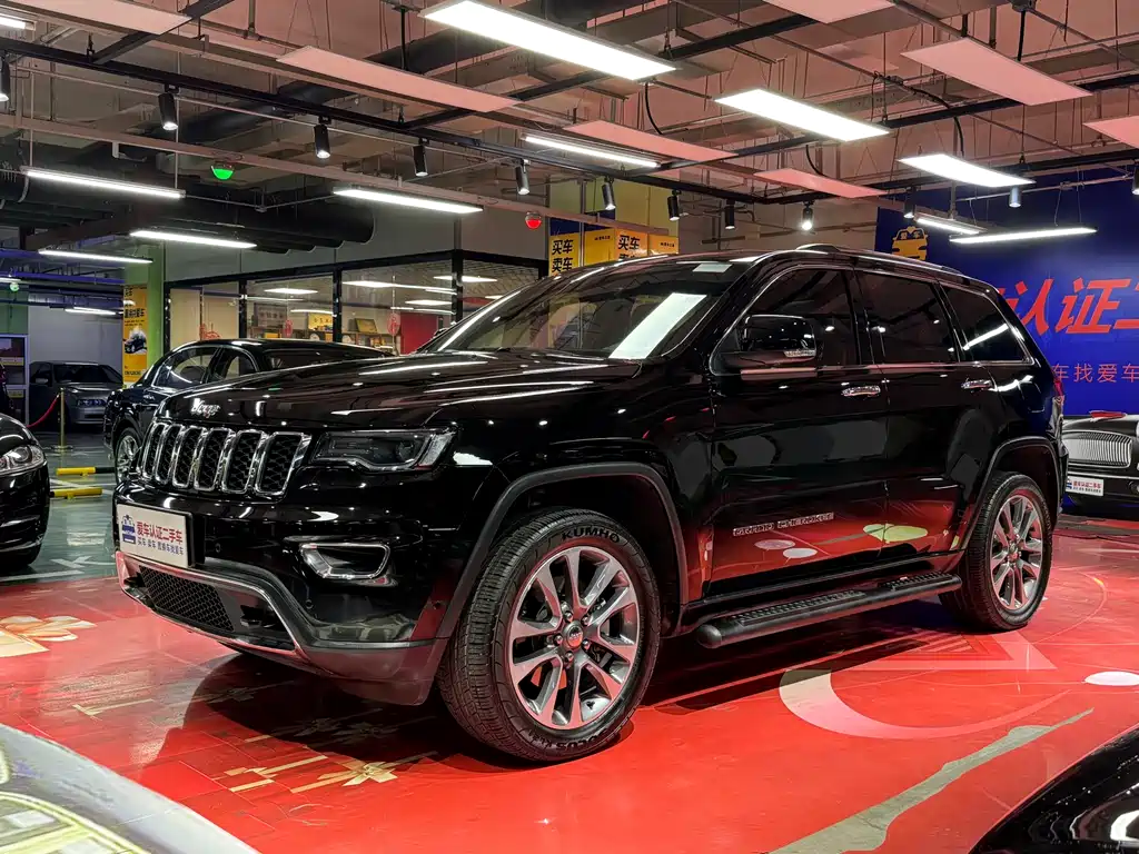 Jeep Grand Cherokee 2019 — фото 1