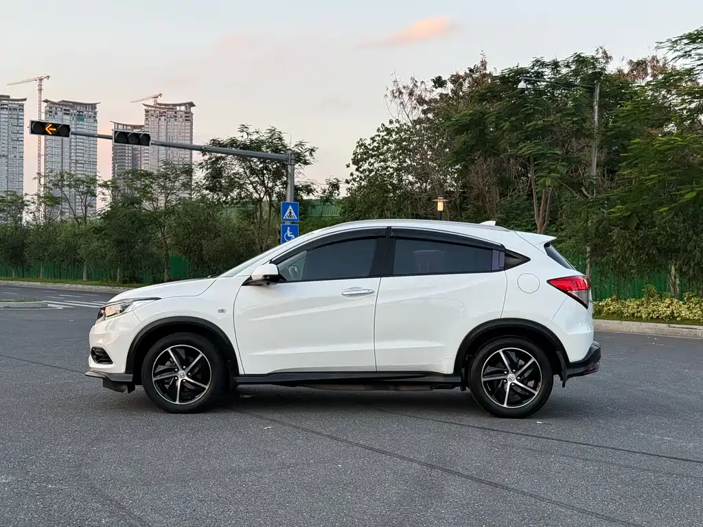 Honda Vezel 2021 — фото 2