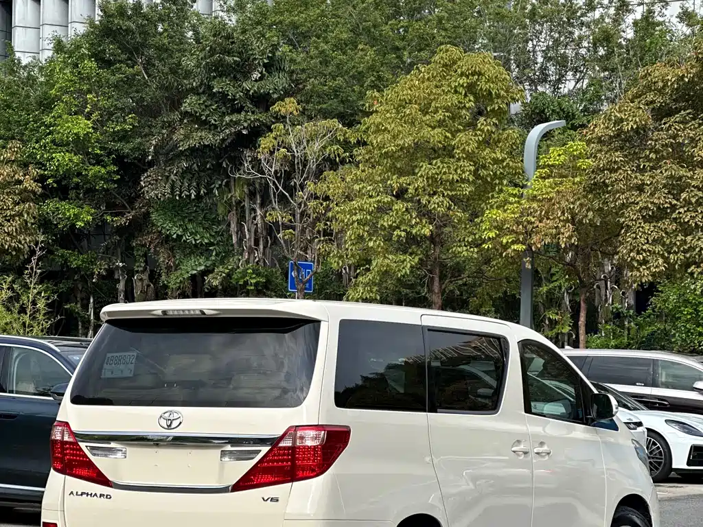 Toyota Alphard 2013 — фото 13