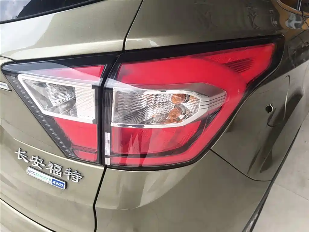 Ford Kuga 2017 — фото 8