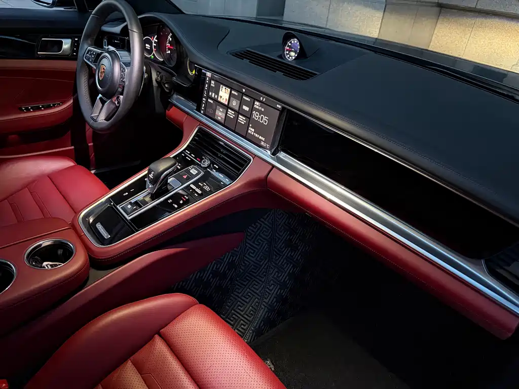 Porsche Panamera 2018 — фото 20