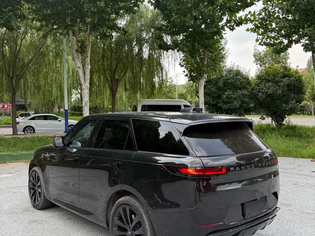 Land Rover Range Rover Sport 2023 — фото 8