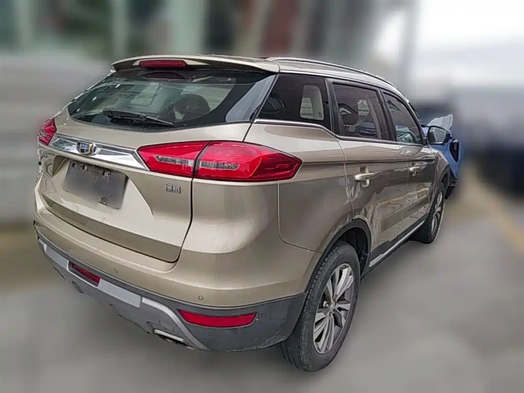 Geely Boyue 2016 — фото 12