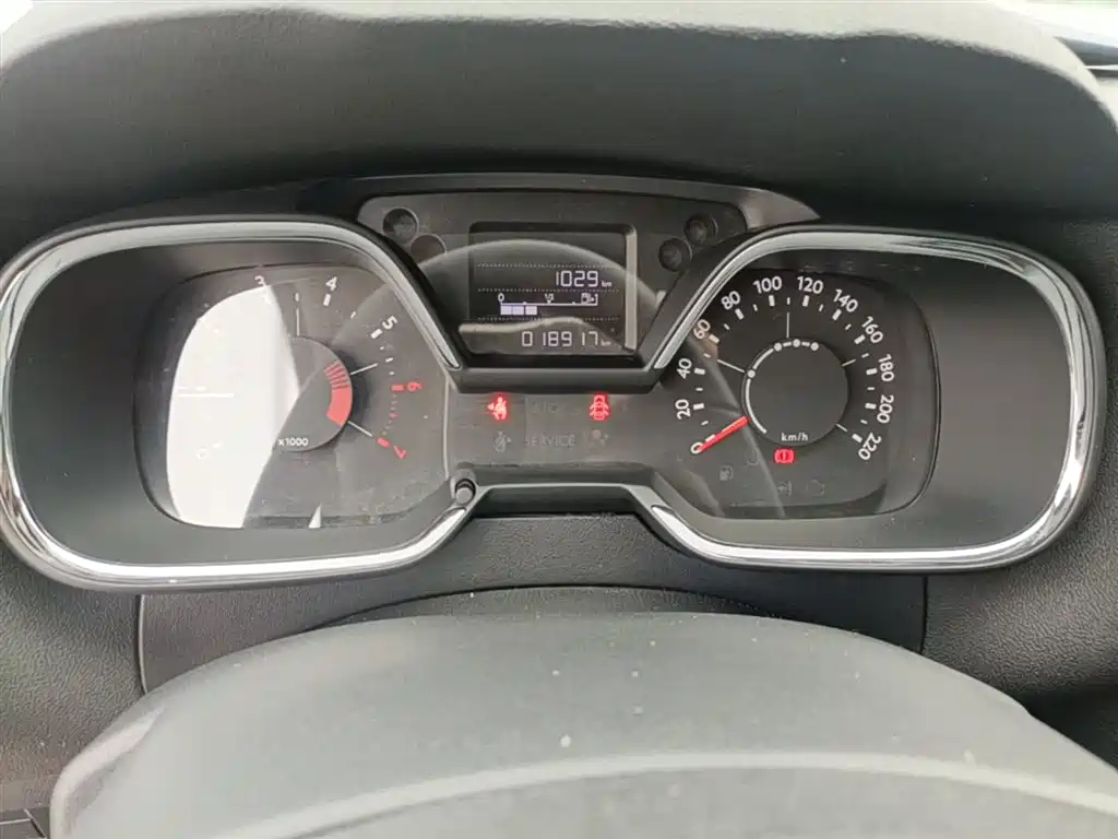 Citroen C4 2018 — фото 12