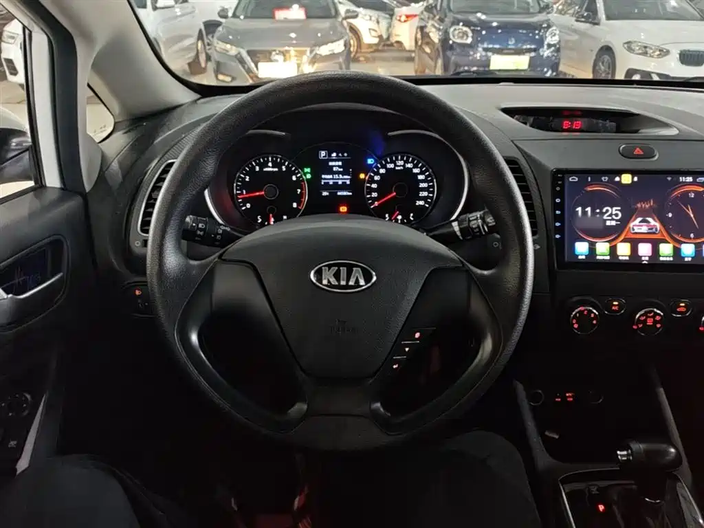 Kia K3 2019 — фото 11