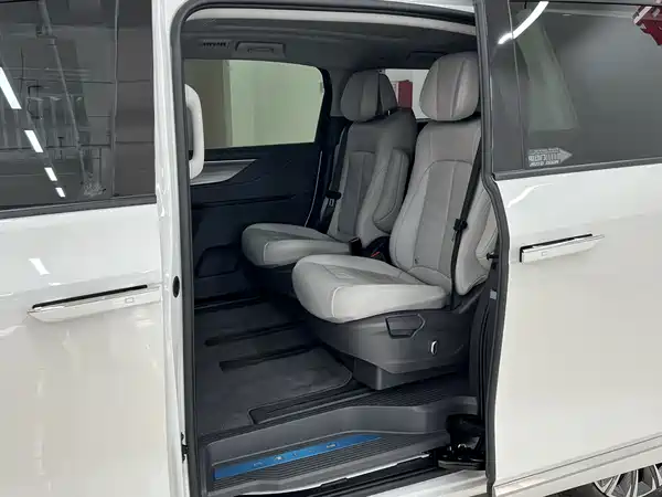 Buick GL8 2025