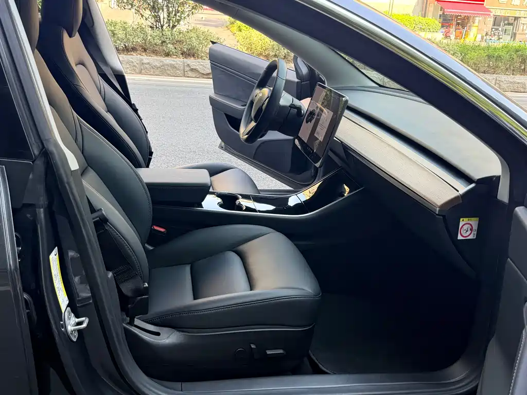Tesla Model 3 2019 — фото 12
