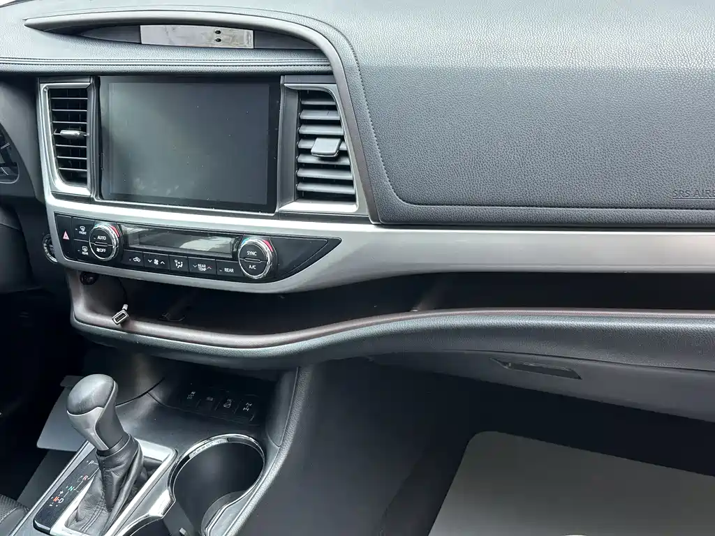 Toyota Highlander 2020 — фото 9