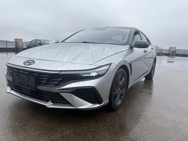 Hyundai Elantra 2023