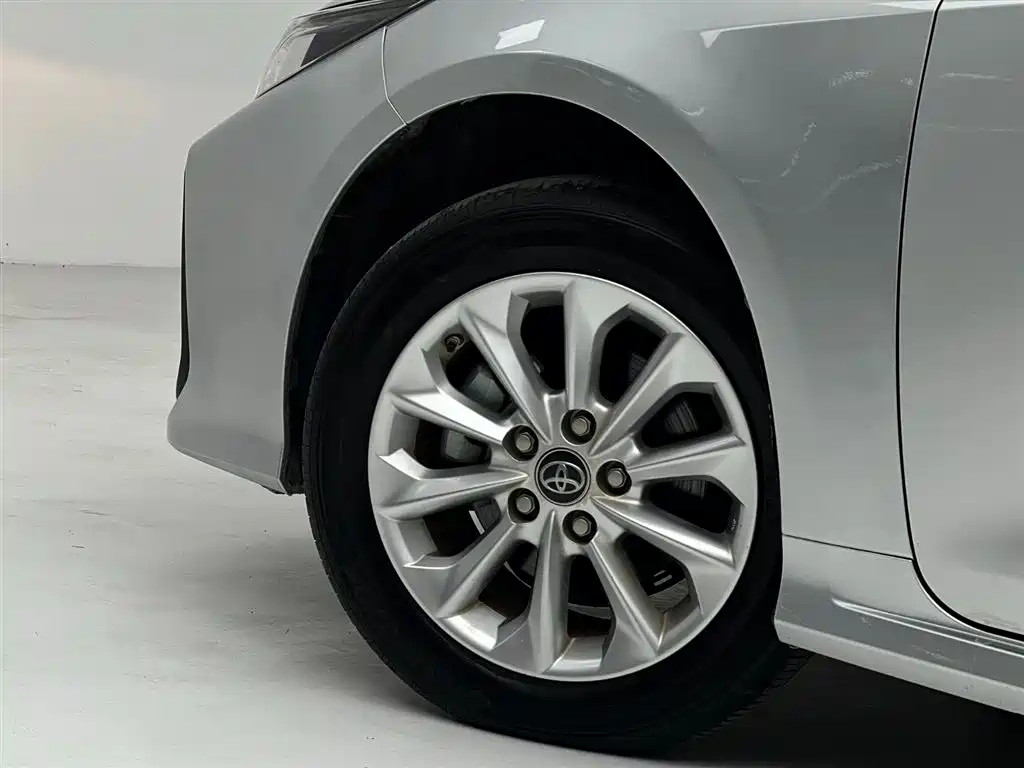 Toyota Corolla 2023 — фото 14