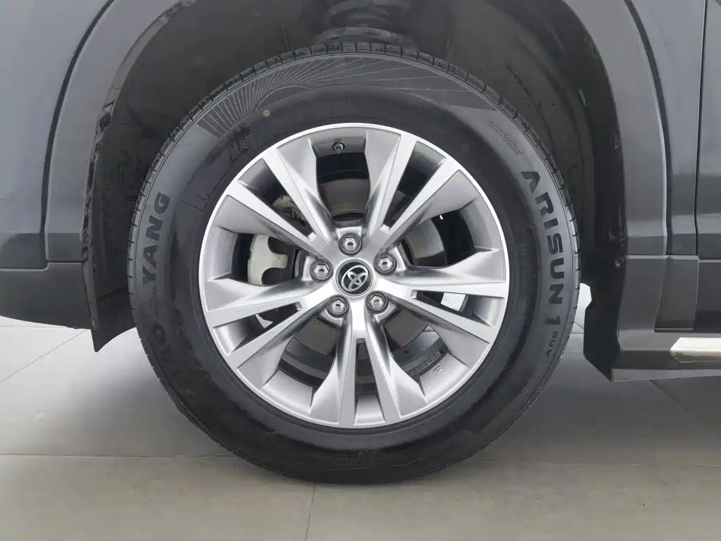 Toyota Highlander 2021 — фото 17