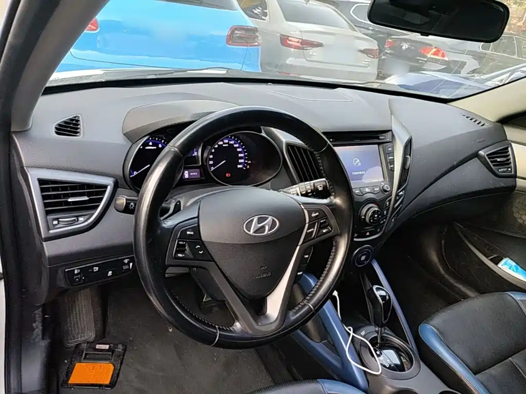 Hyundai Veloster 2015 — фото 10