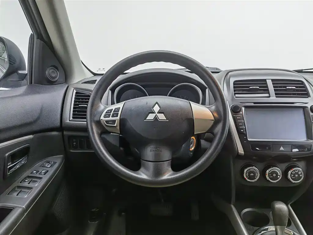 Mitsubishi ASX 2014 — фото 11