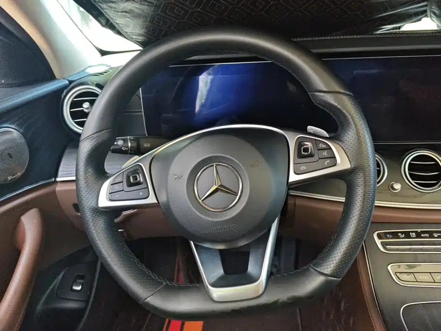 Mercedes-Benz E-Class 2018 — фото 15