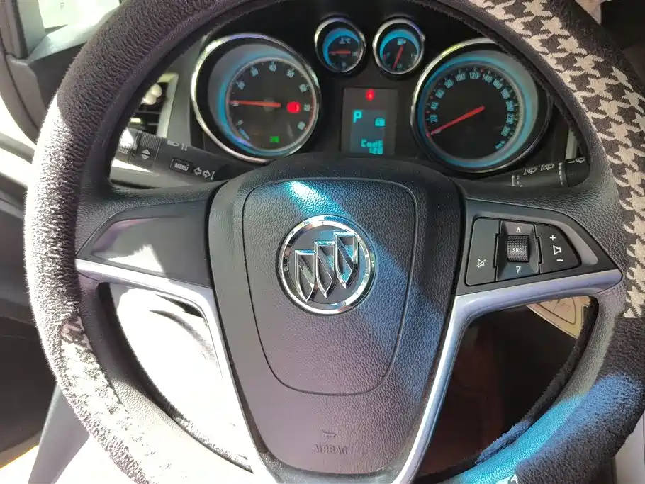 Buick Excelle 2014 — фото 15