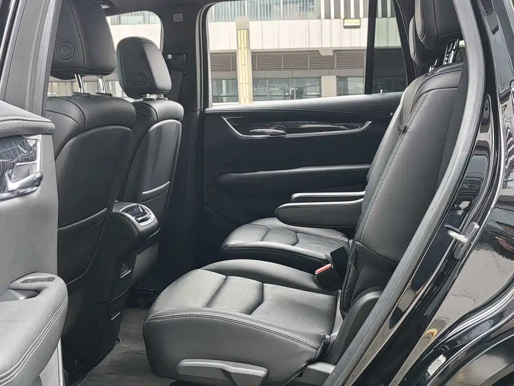 Cadillac XT6 2021 — фото 12