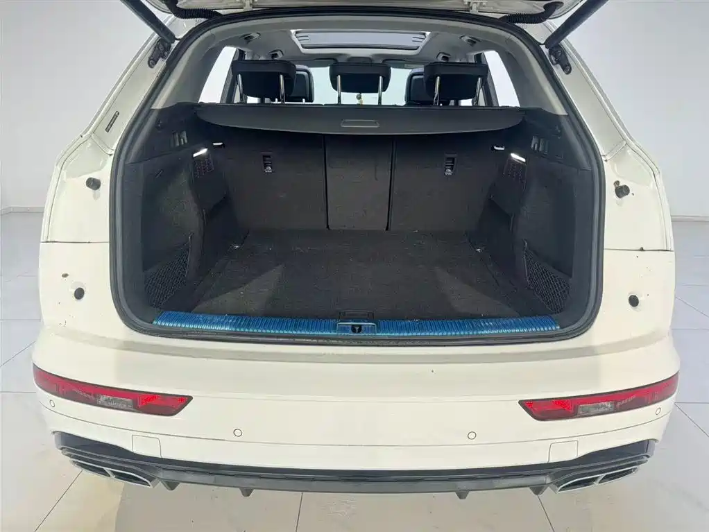 Audi Q5L 2023 — фото 6
