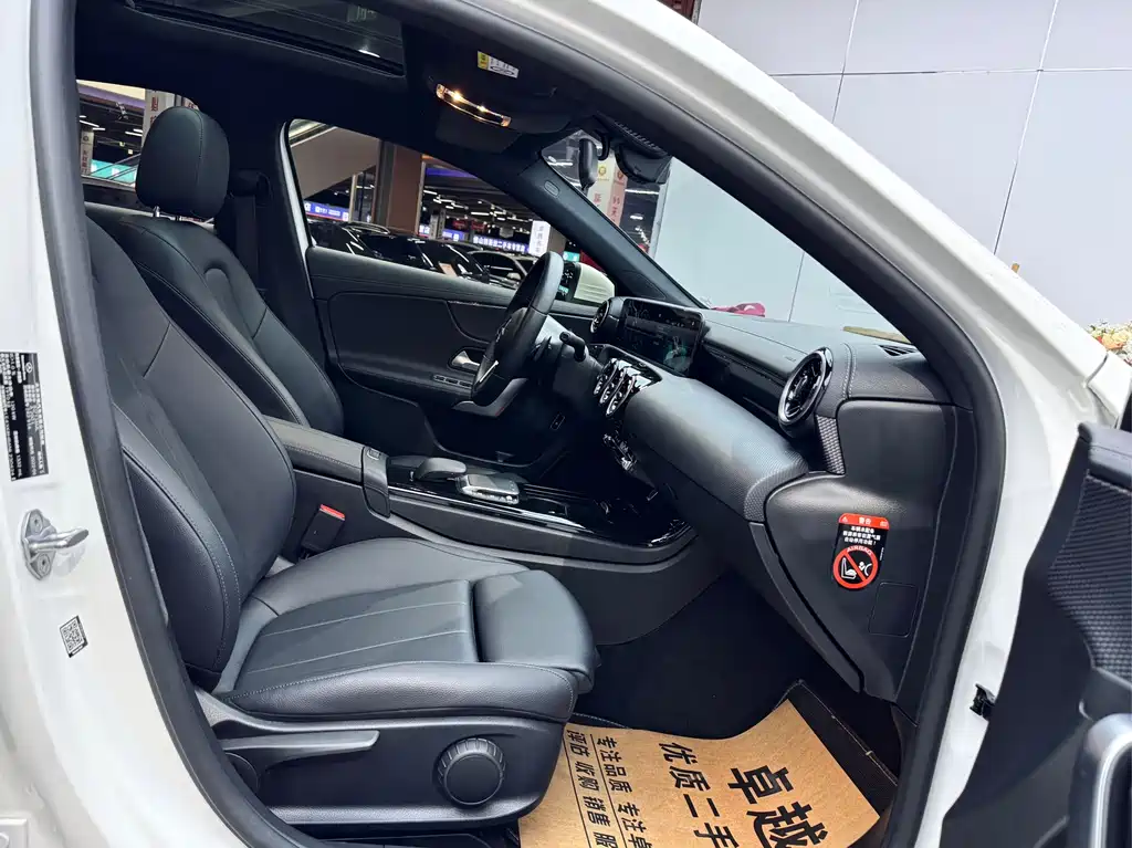 Mercedes-Benz A-Class 2022 — фото 15