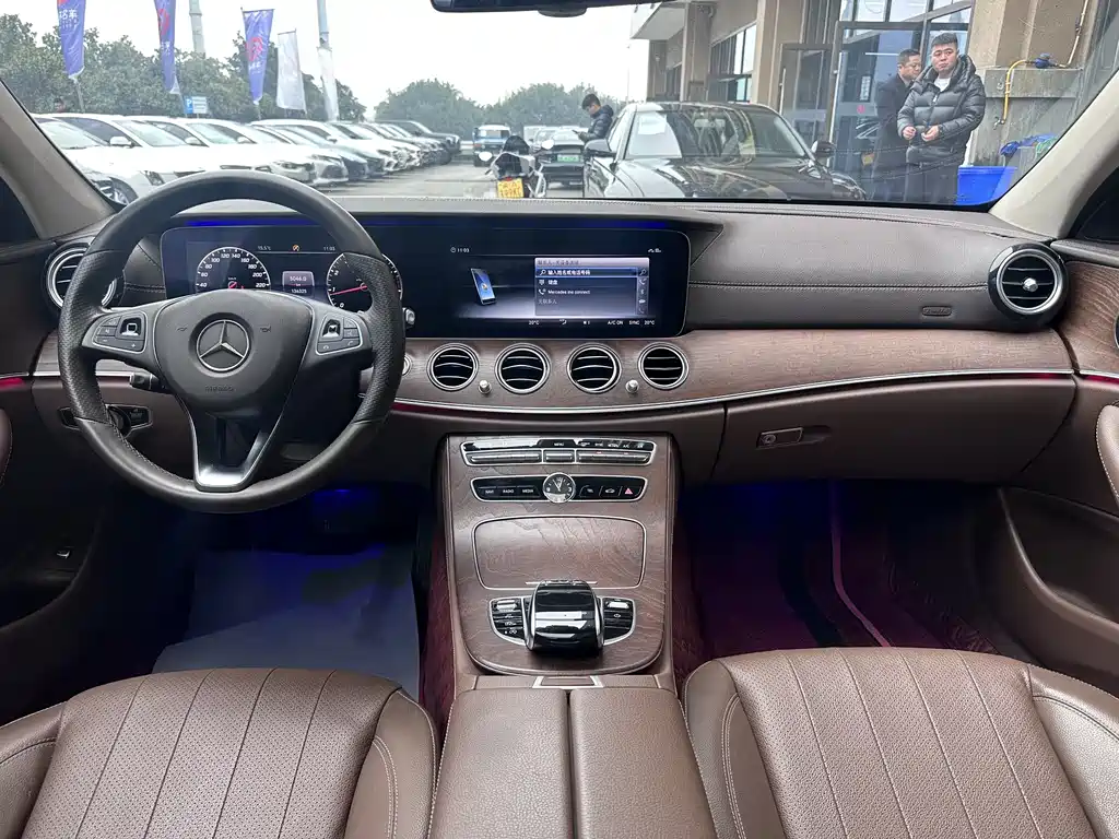Mercedes-Benz E-Class 2018 — фото 10