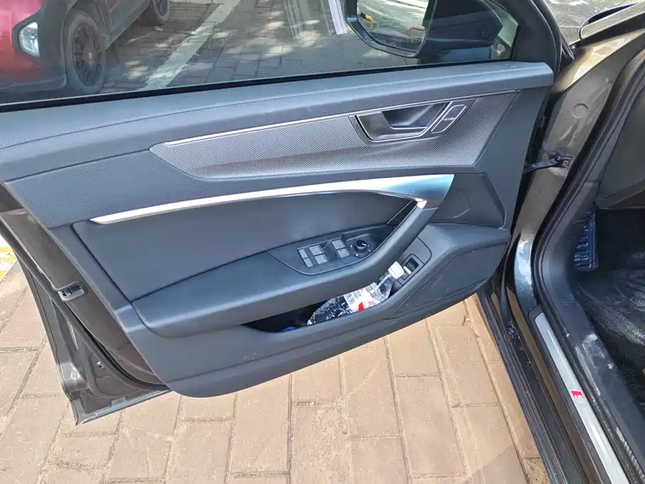 Audi A6L 2023