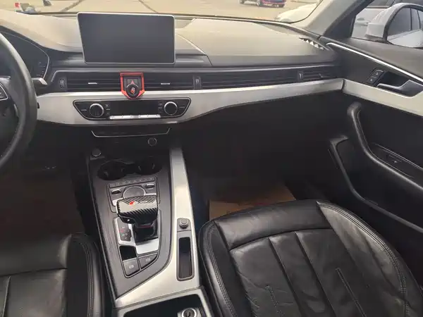 Audi A4L 2018