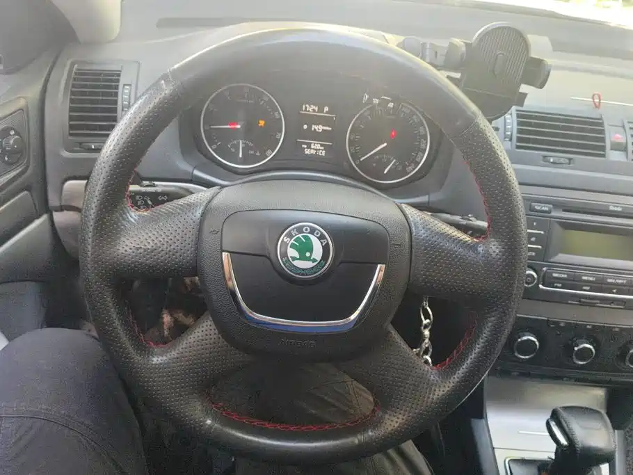 Skoda Octavia 2013 — фото 15