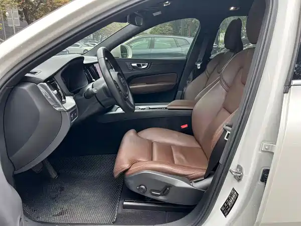 Volvo XC60 2021