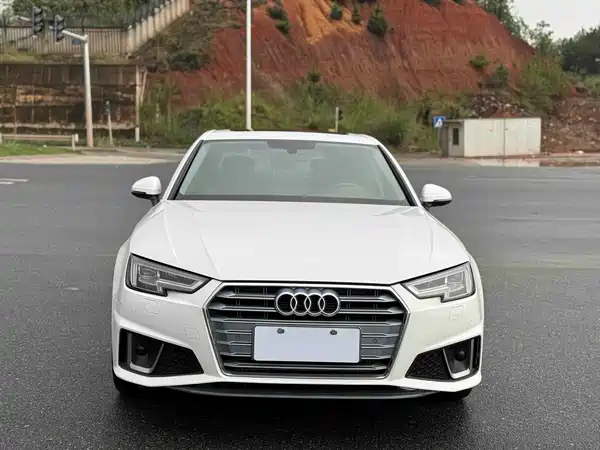 Audi A4L 2019