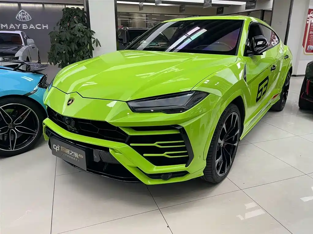 Lamborghini Urus 2020 — фото 1