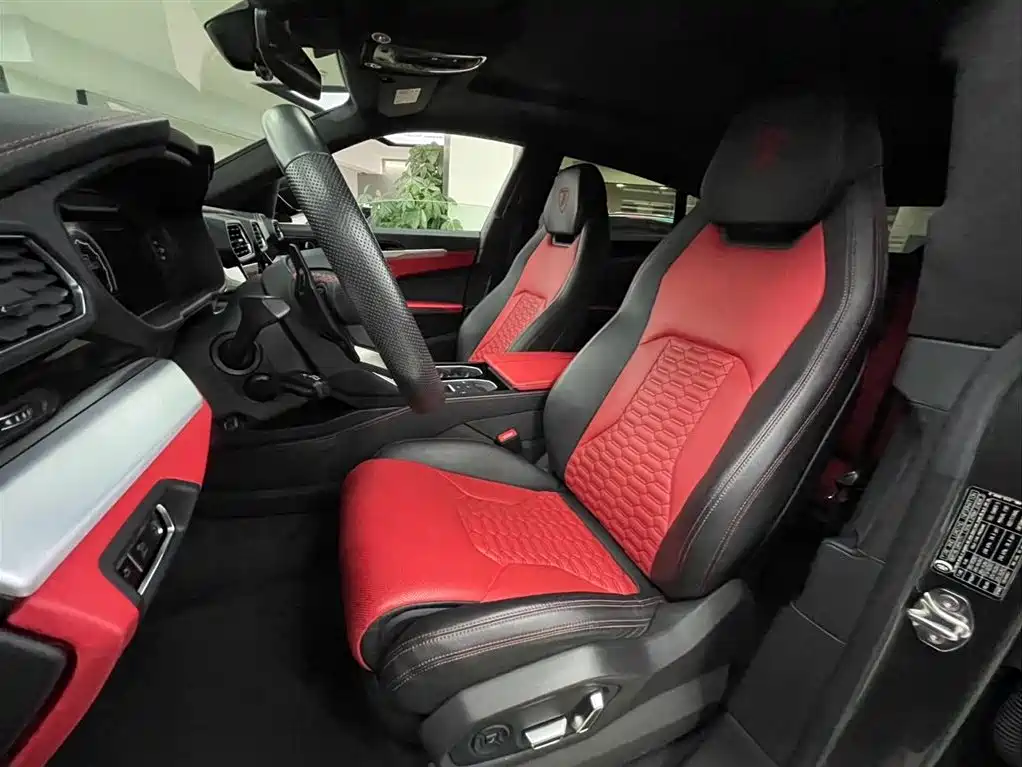 Lamborghini Urus 2020 — фото 14