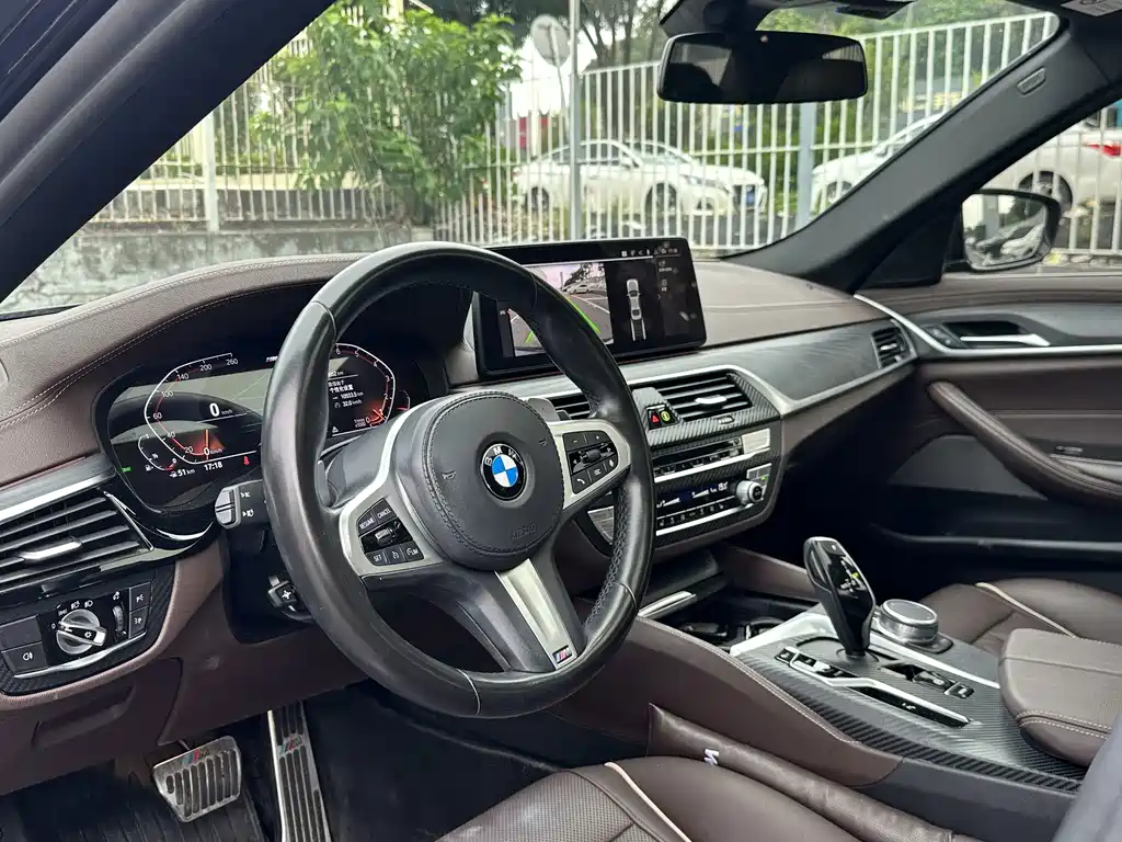 BMW 5 Series 2022 — фото 13