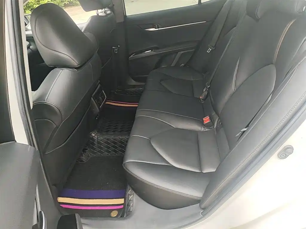 Toyota Camry 2023 — фото 17