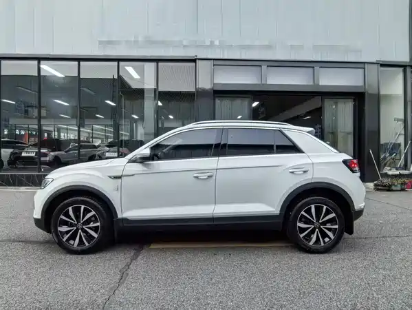 Volkswagen T-Roc 2023
