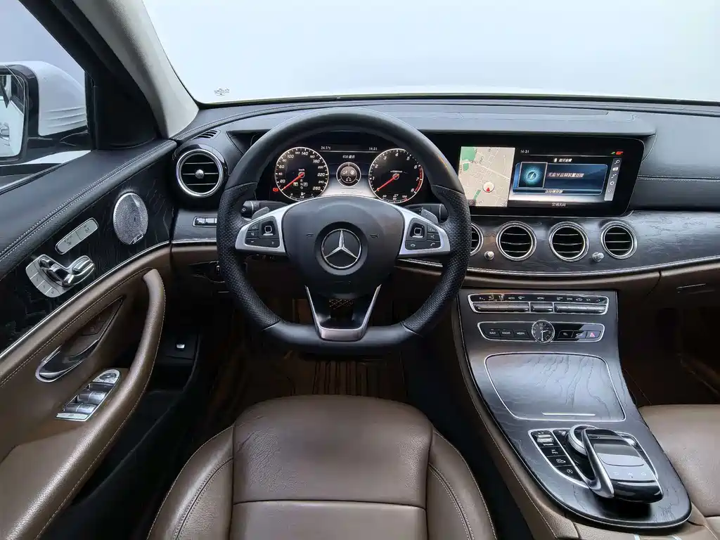 Mercedes-Benz E-Class 2017 — фото 10