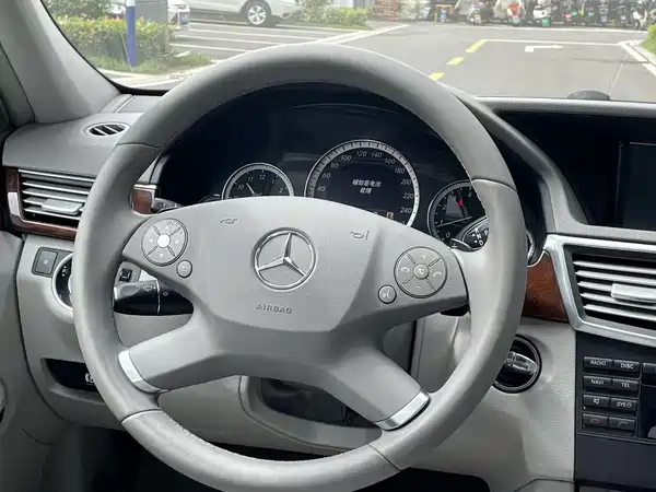 Mercedes-Benz E-Class 2012